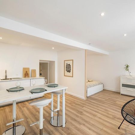 Quartier Du Chateau, Superbe Appartement Avec Parking Pau Exteriér fotografie