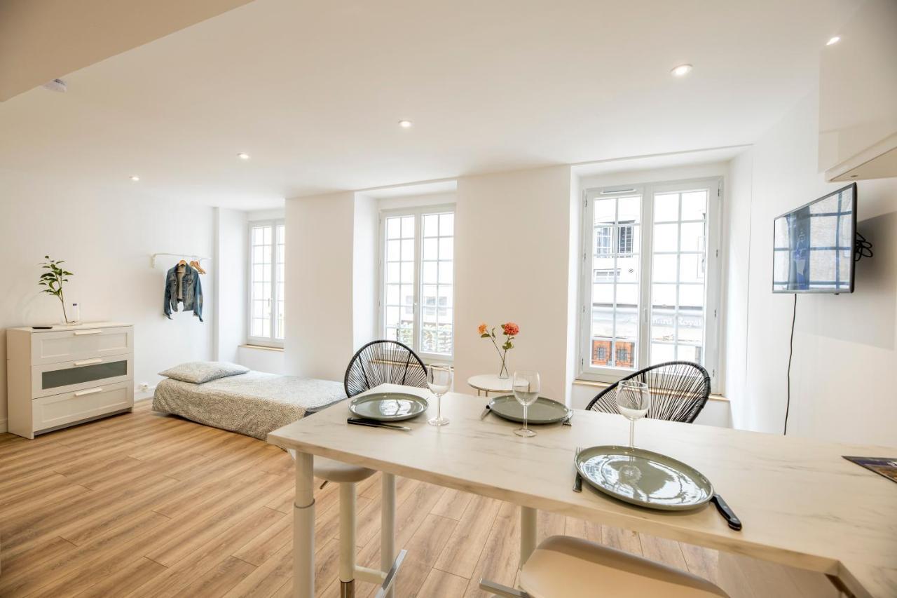 Quartier Du Chateau, Superbe Appartement Avec Parking Pau Exteriér fotografie