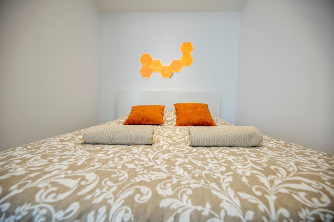 Quartier Du Chateau, Superbe Appartement Avec Parking Pau Exteriér fotografie